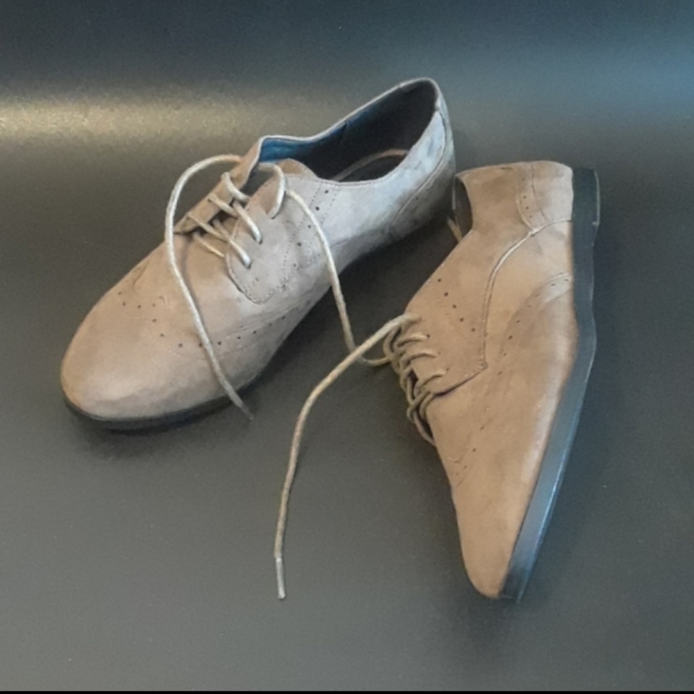 Atmosphere Shoes - Picture 2 of 7